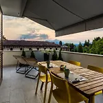 Nora Suite